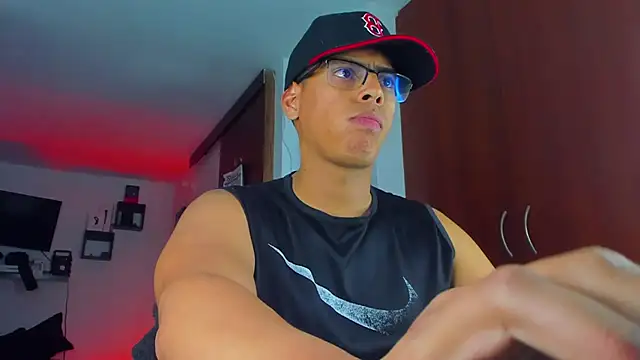 _John_Boy_ Adlı Modelin Canlı XXX Sohbeti