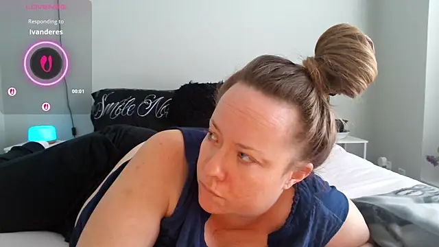 julimonroe: απευθείας συνομιλία ΧΧΧ