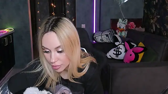 Blckmirrorr live XXX chat