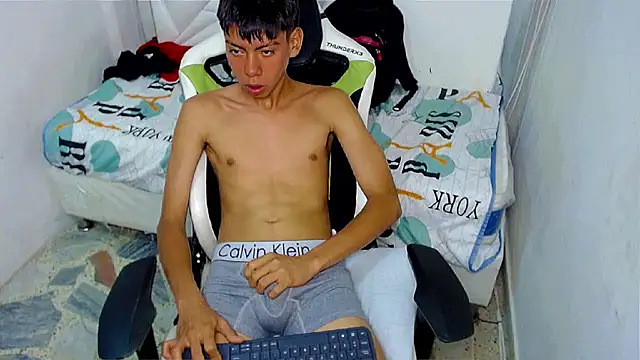 Chatroom XXX en direct de Liarr_