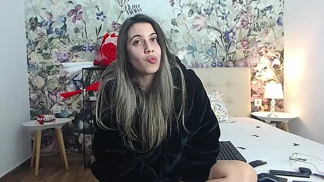 RoseDiamond06のライブXXXチャット