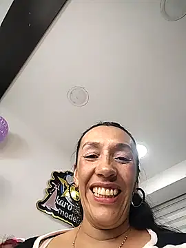 Chat XXX en directo de Shantey_Laurent