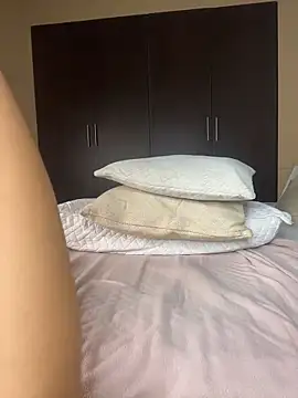 KittiKateXXX: διαδικτυακό σόου στην κάμερα