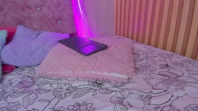 lovely__kiss__ webcam show