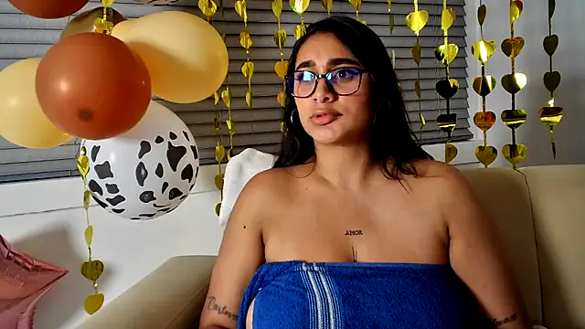 Chat XXX en directo de amira_moon18