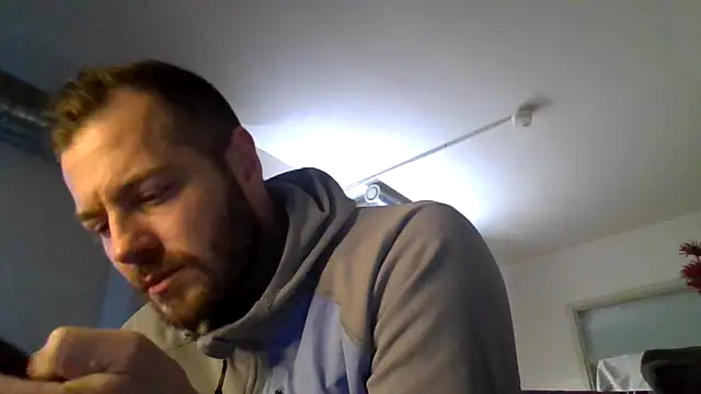 THE_CHEEKY_ALPHA élő XXX-chatje