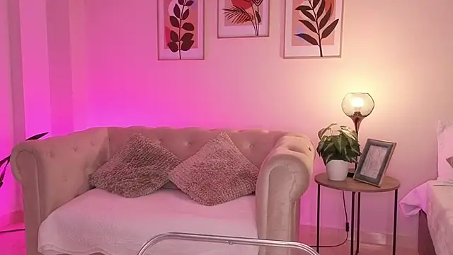 DahianaWalcott's Live XXX Chat