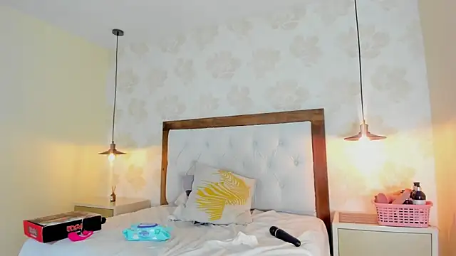 IRISCLARK1 élő XXX-chatje