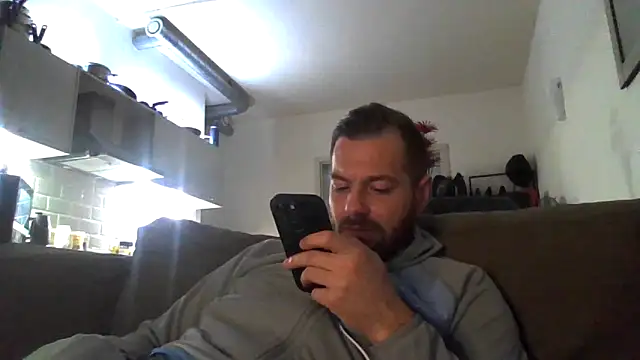 THE_CHEEKY_ALPHA élő XXX-chatje