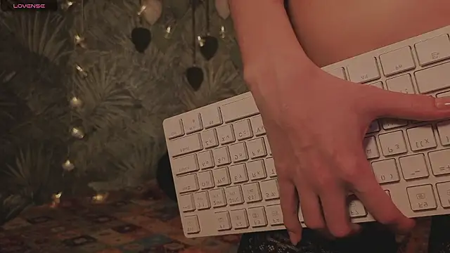 EternalOphelia 即時 XXX 聊天