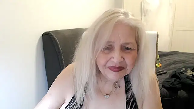 SusiLifeXXX Show in webcam