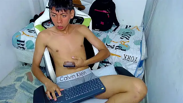 دردشة Liarr_ الجنسية المباشرة