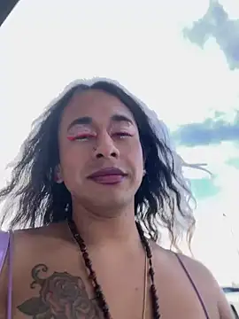 TranSexualJade95 Adlı Modelin Canlı XXX Sohbeti