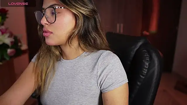 دردشة SaraParisi الجنسية المباشرة