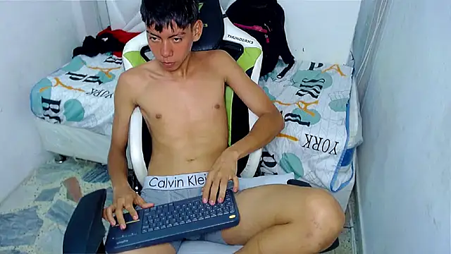 Czat XXX na żywo – Liarr_