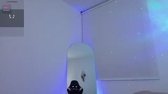 Lia_Tinez's Live XXX Chat