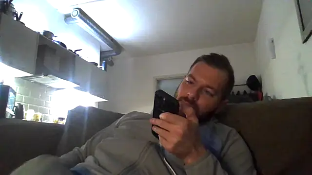 Chat XXX en directo de THE_CHEEKY_ALPHA