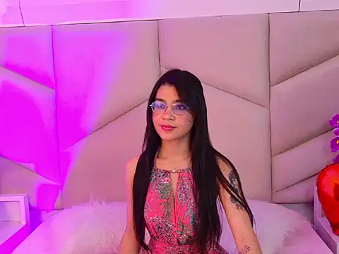 XXX chat uživo modela OliviaDiaz