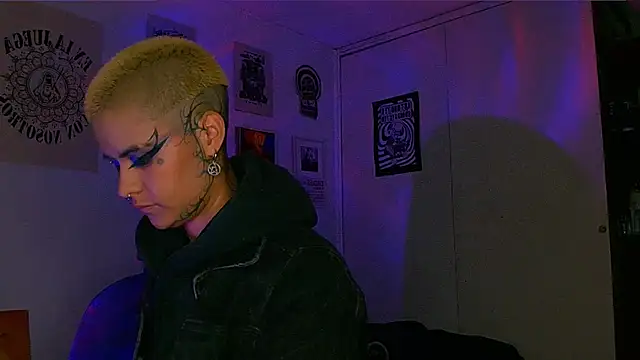 alex_one888 Live XXX Chat