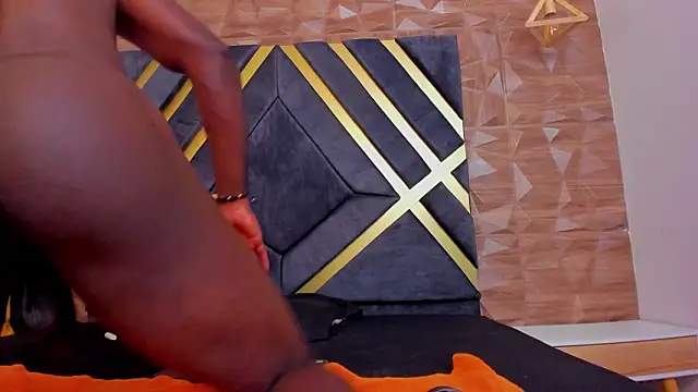 Oliver_Laurent_: διαδικτυακό σόου στην κάμερα