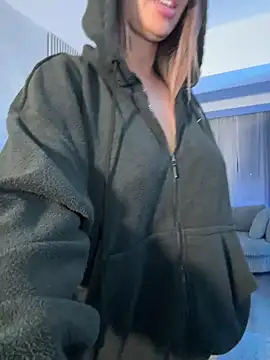 Chat XXX en directo de KirstieVegas