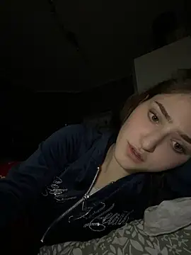 SweetCeline18 – Live XXX-chat