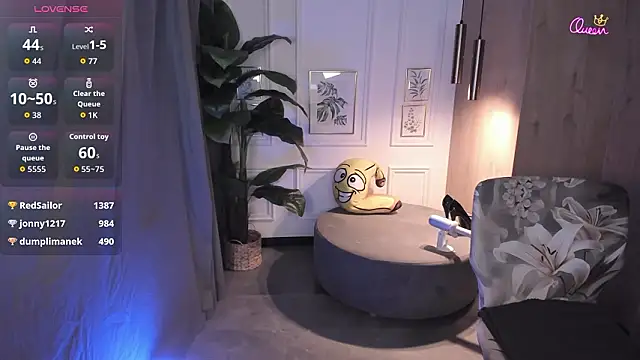 دردشة YolandaKiss الجنسية المباشرة