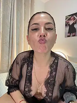 zafiro_mo0nのライブXXXチャット