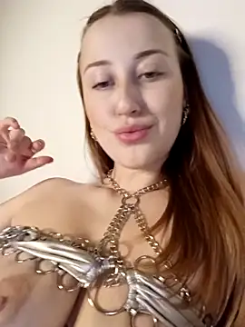 Susiee_Redd Show in webcam