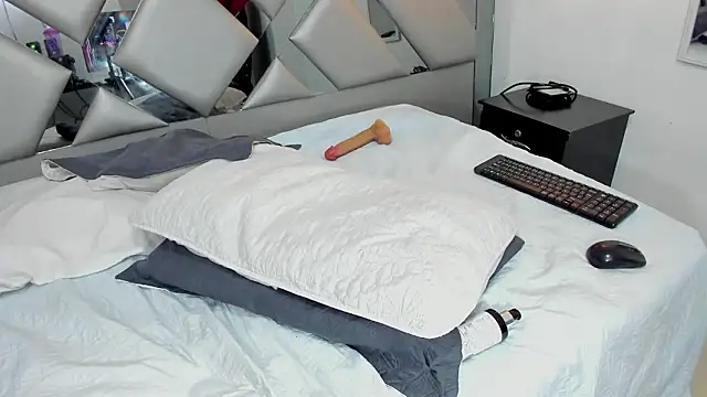 Živý XXX chat Nahomi-Hill