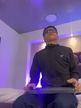 Chatroom XXX en direct de Dominik_Souza