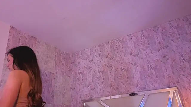 Pokazy przed kamerką – april_summer_