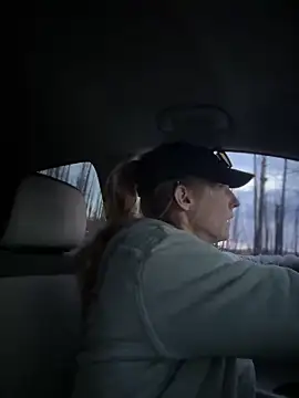 GoldenFlameGoddess: διαδικτυακό σόου στην κάμερα