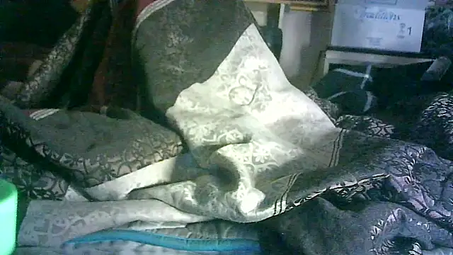 GUAPAN3S3_FIR3 élő XXX-chatje