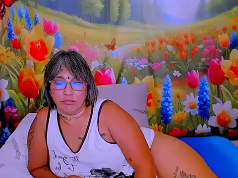 indianroxy's Live XXX Chat