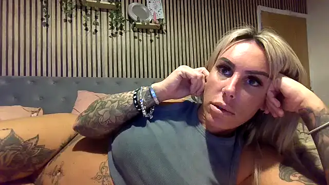 poppyinga1 Live XXX-chat