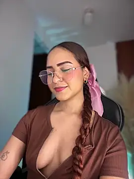 Chatroom XXX en direct de gretta_kler1