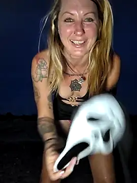 SheIsSomething Live XXX-Chat