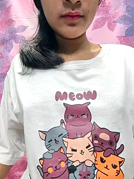 Your_Private_Girl: διαδικτυακό σόου στην κάμερα