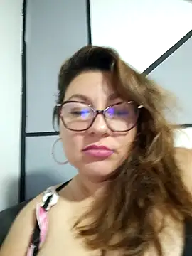 sakotodika Adlı Modelin Canlı XXX Sohbeti