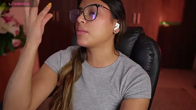 SaraParisi's Live XXX Chat