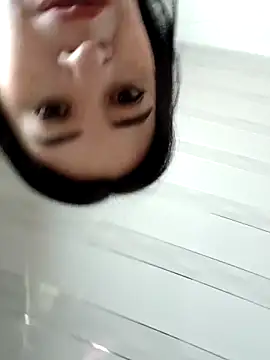 KonnieRuizz webcam show