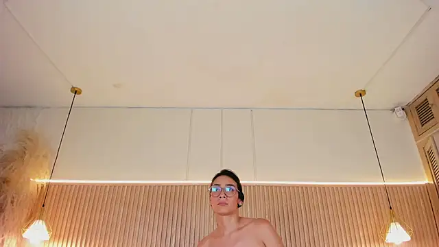 NahimiThompsonのライブXXXチャット