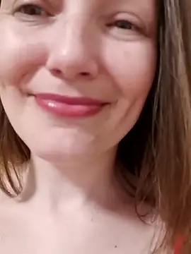 Show modela FainaG_Meow na web-kameri