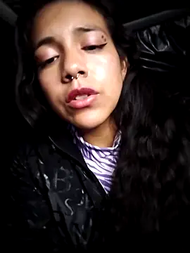 loveHoney02 Show in webcam