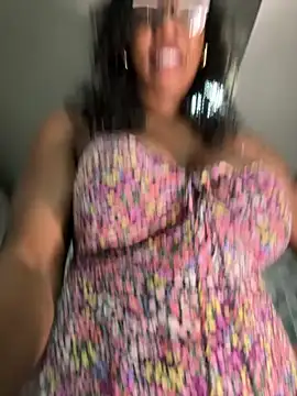 Bustykeylaのウェブカメラショー