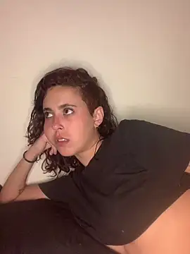 ninapellegrini17のライブXXXチャット