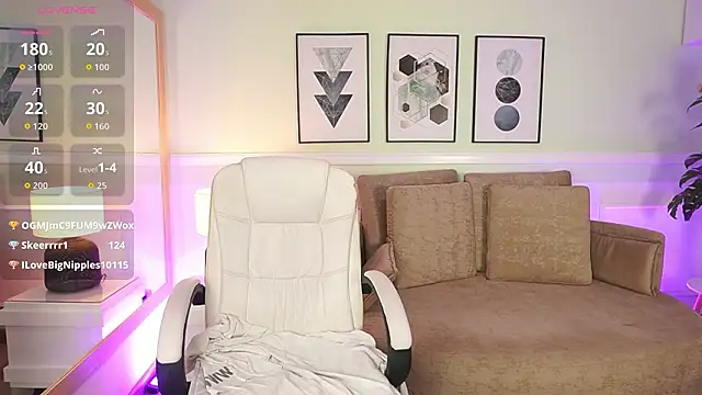 XXX chat uživo modela EmilyTurneer