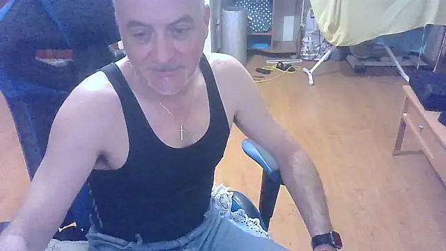 Antoniman9's Live XXX Chat