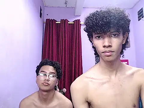 sexys_bigcock_ webkamerás műsora